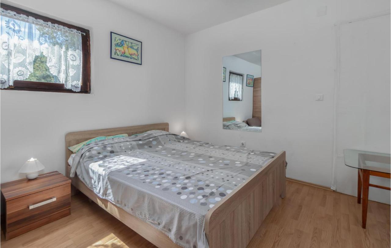 Pet Friendly Apartment In Pinezici With Wifi Экстерьер фото
